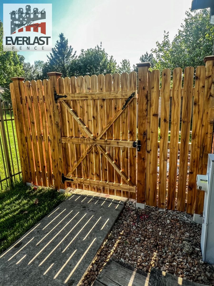 Fence Repair for Everlast Fence in Shorewood, IL
