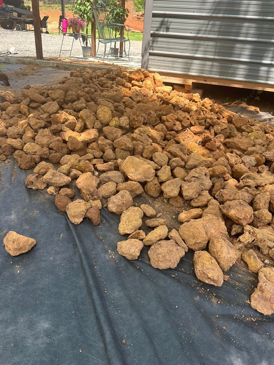 Sand for Tyler Sand Gravel And Excavation in Ben Wheeler, TX
