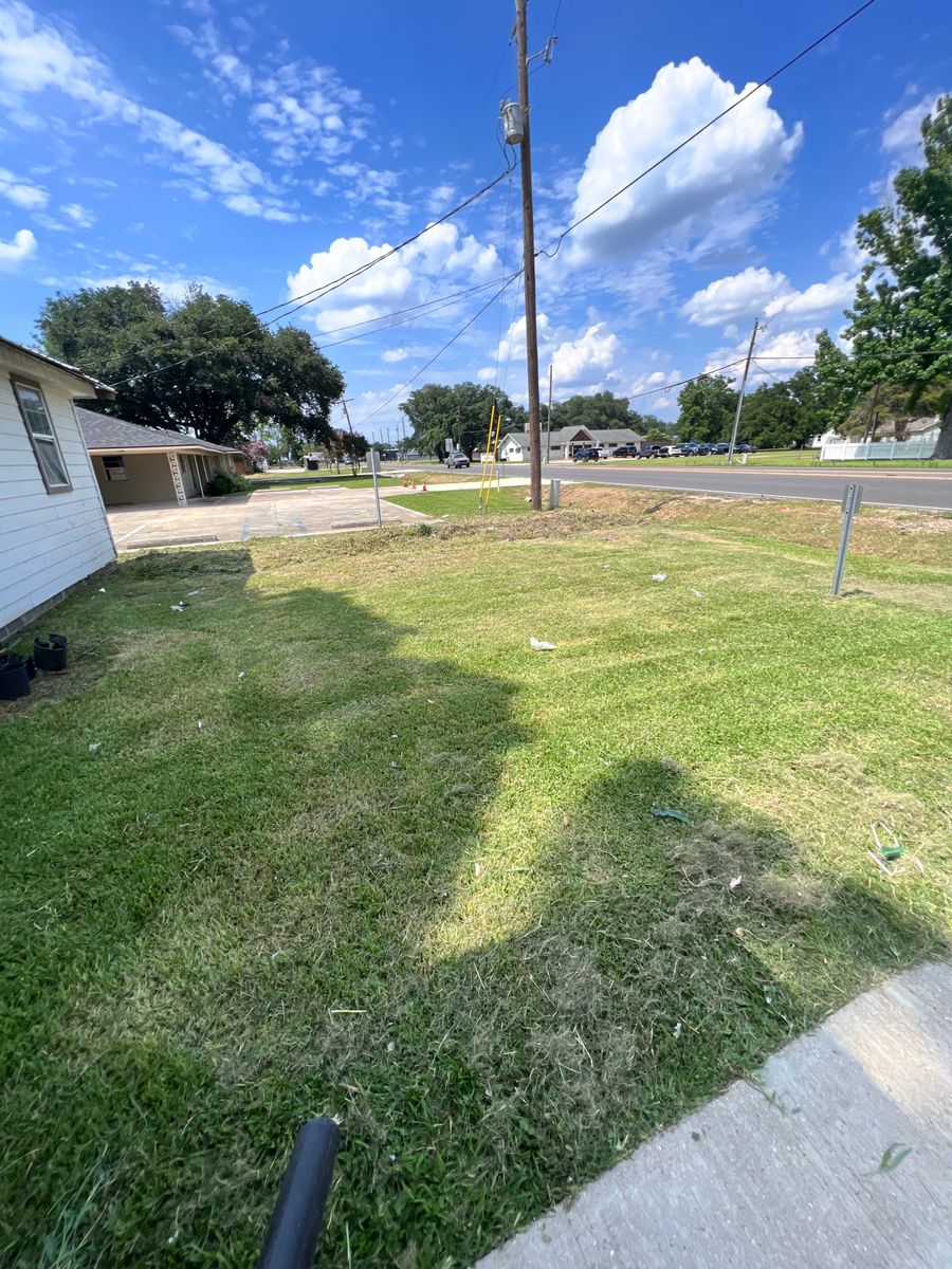 Mowing for Lawn Rangers in Baton Rouge,  LA