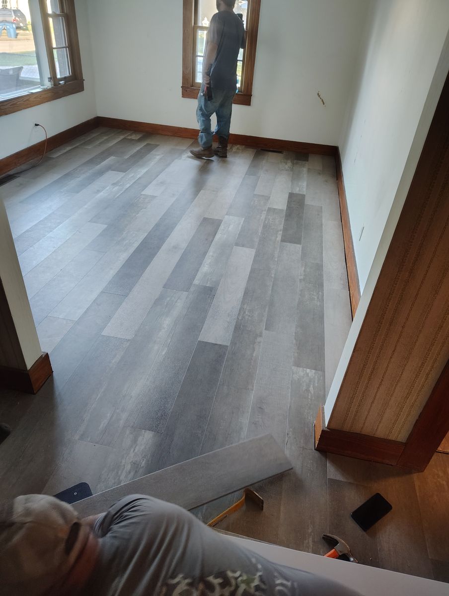 Floor Repair for Ideal Flooring in Glasgow, KY