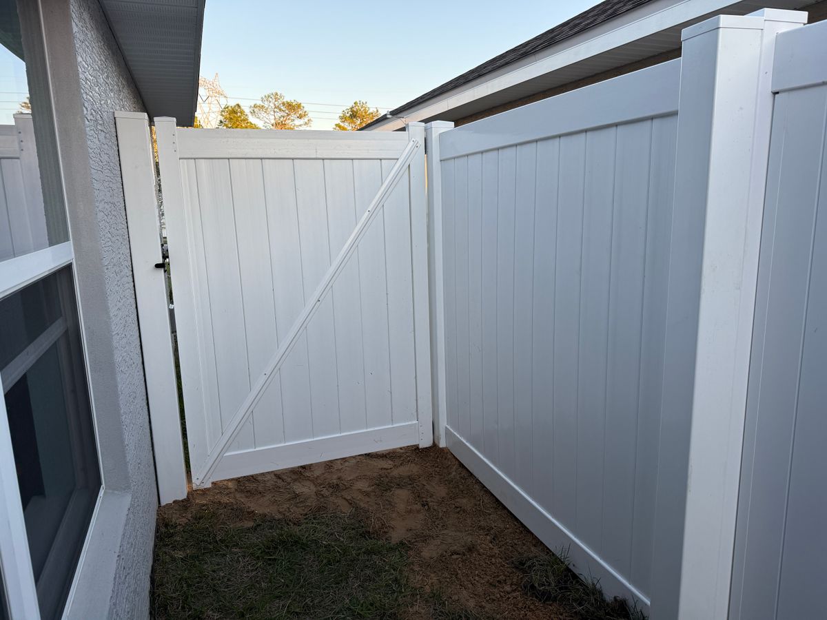 Gate Installation for Smith & Sons Fence Company in Riverview, FL