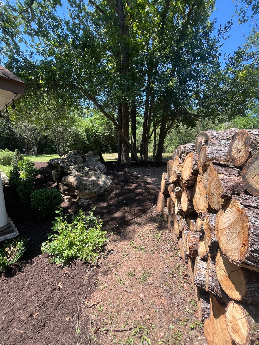 Mulch Installation for Piña’s Lawncare in Limestone County, TX