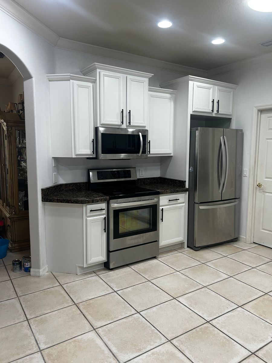 Kitchen and Cabinet Refinishing for Cruz Diaz Painting LLC in Sun City Center, FL