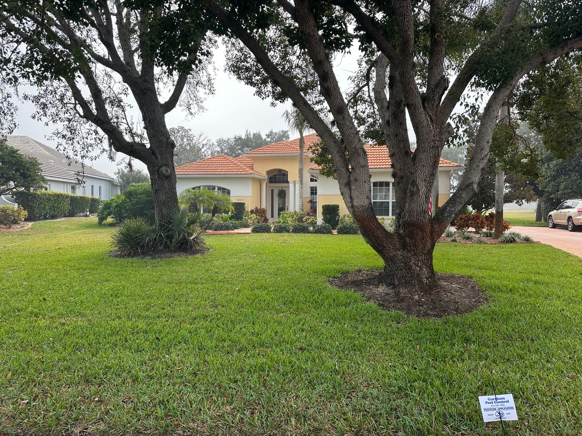 Lawn Spraying for Garrison Pest Control Inc in North Weeki Wachee, FL