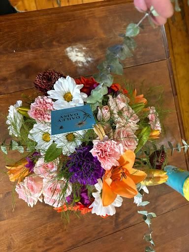 Large Vase Design for The Dailey Daisy in Hardwick, VT