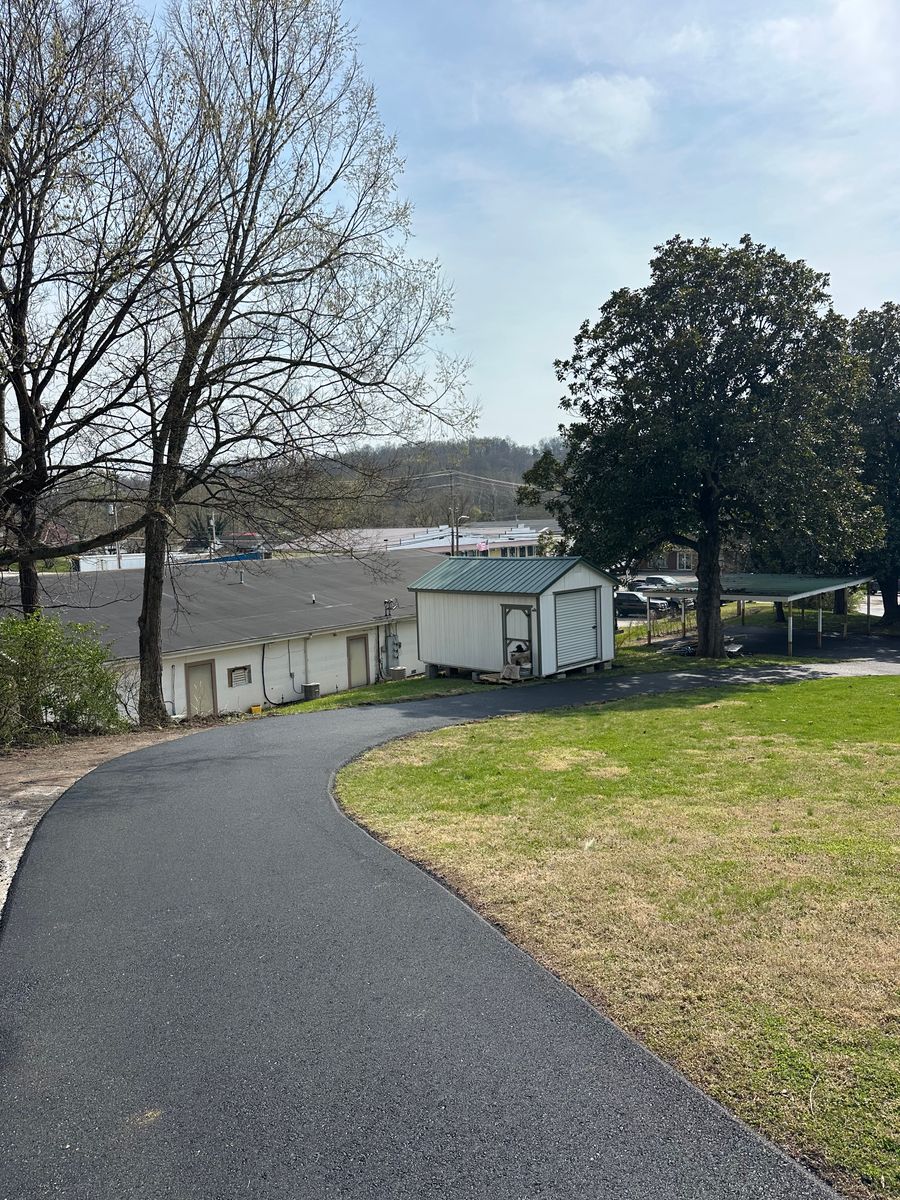 Asphalt Paving for Metzler Paving and Sealcoating LLC in Jacksboro, TN