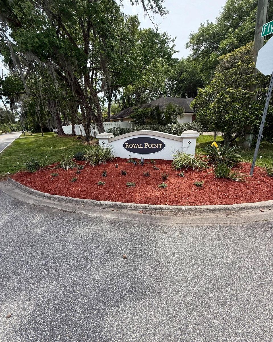 Mulch Installation for Whole 9 Yards Services in Green Cove Springs, FL