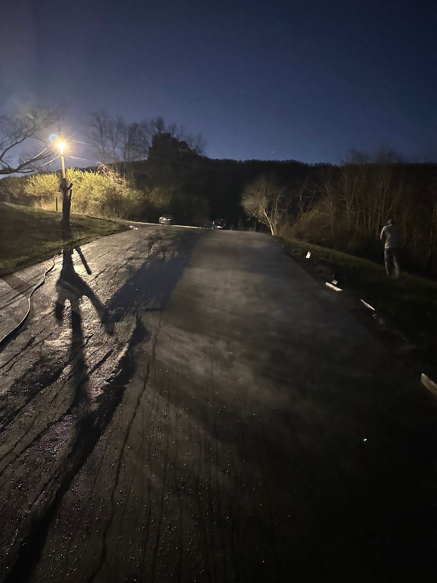 Asphalt Paving for Metzler Paving and Sealcoating LLC in Jacksboro, TN