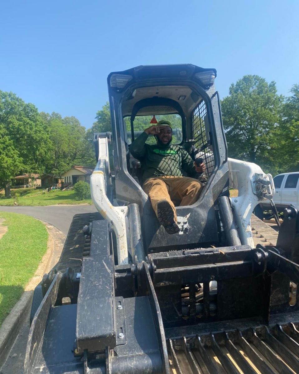 Tree Service for Kingdom Landscaping in Memphis, TN