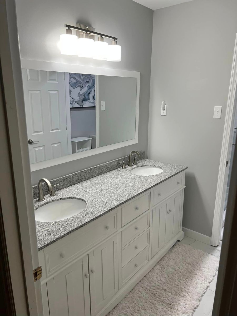 Bathroom Renovation for Hitt’s Construction in Memphis, , TN