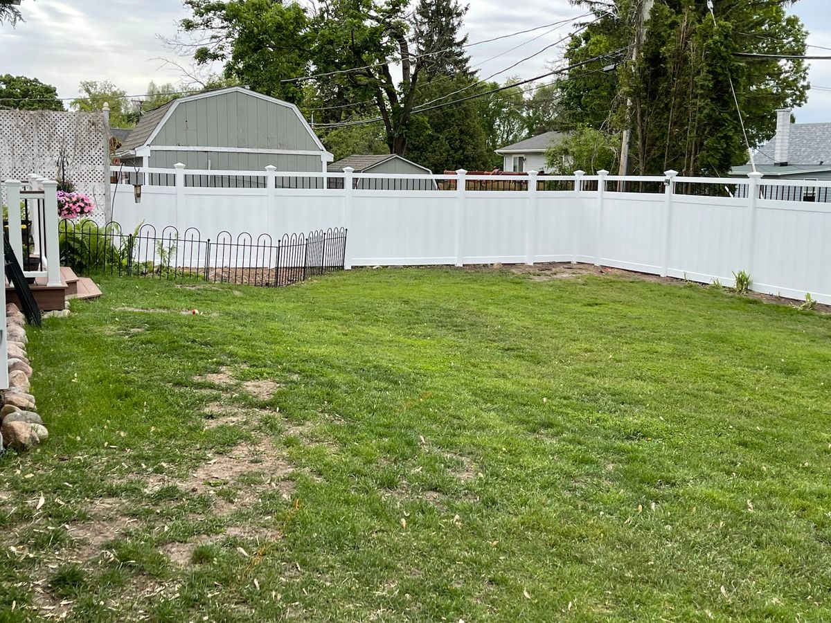 Residential Fence Installation for 5-Star Fencing in McHenry, IL