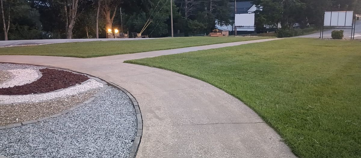 Edging for Lindsey's Lawn Care in Inman, SC