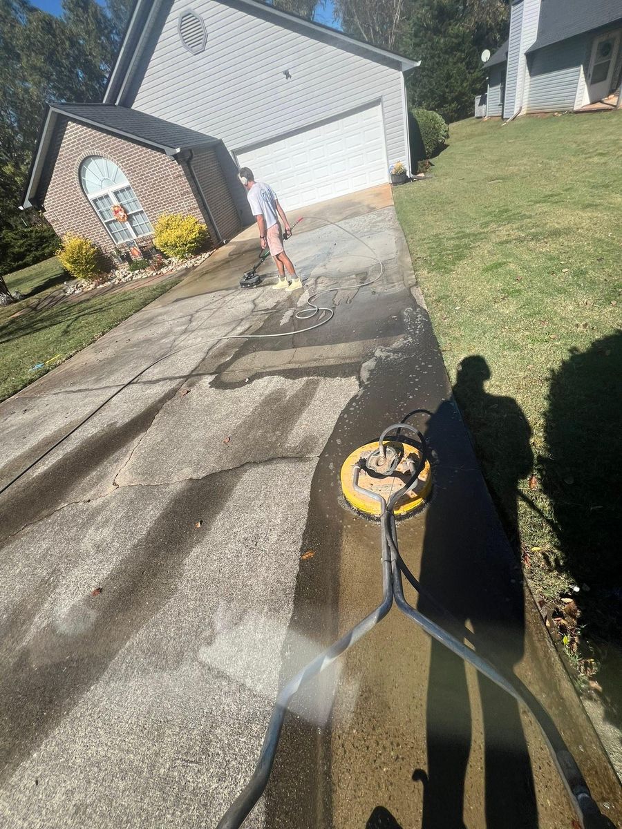 Driveway & Sidewalk Cleaning for JB Applewhite's Pressure Washing in Anderson, SC
