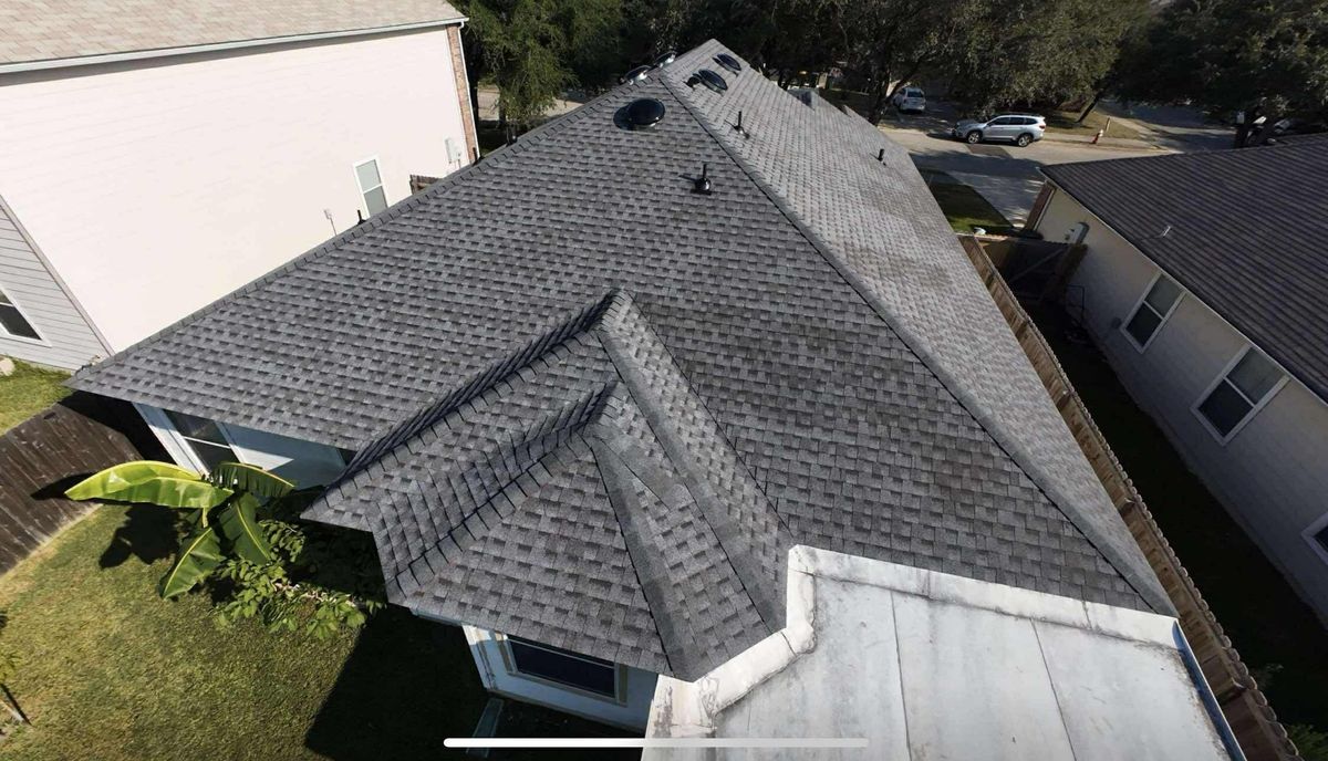 Roofing Replacement for Steel Country Home Restorations in Cibolo, TX