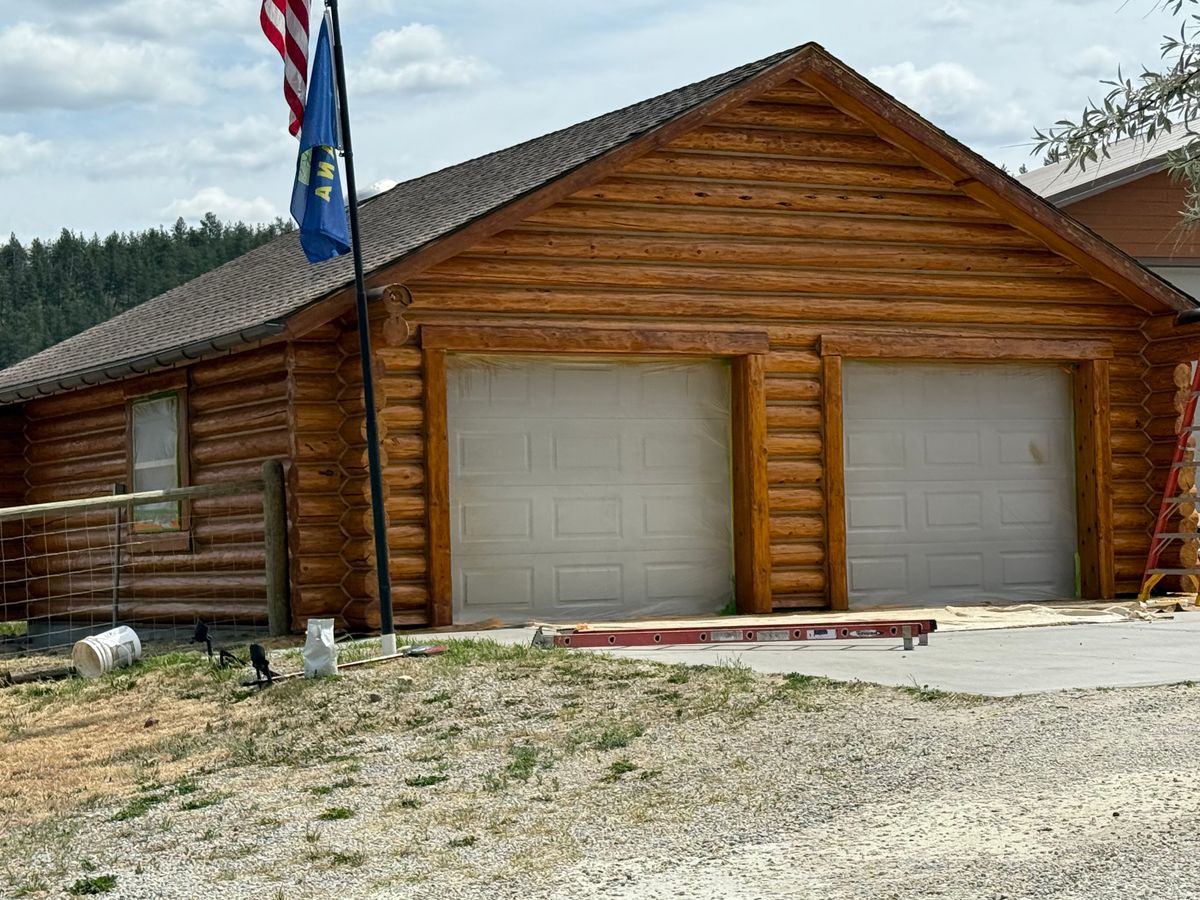 Log replacement and repair. for Wild West Log home specialists in Corvallis, MT
