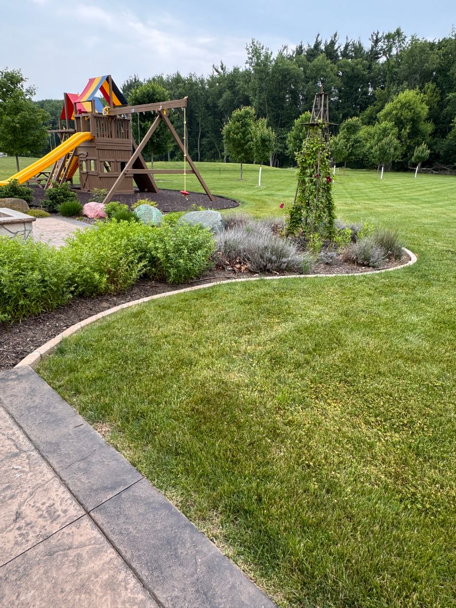 Edging and Mulch Installation for H&L Lawn Care LLC in Twin Lakes, WI