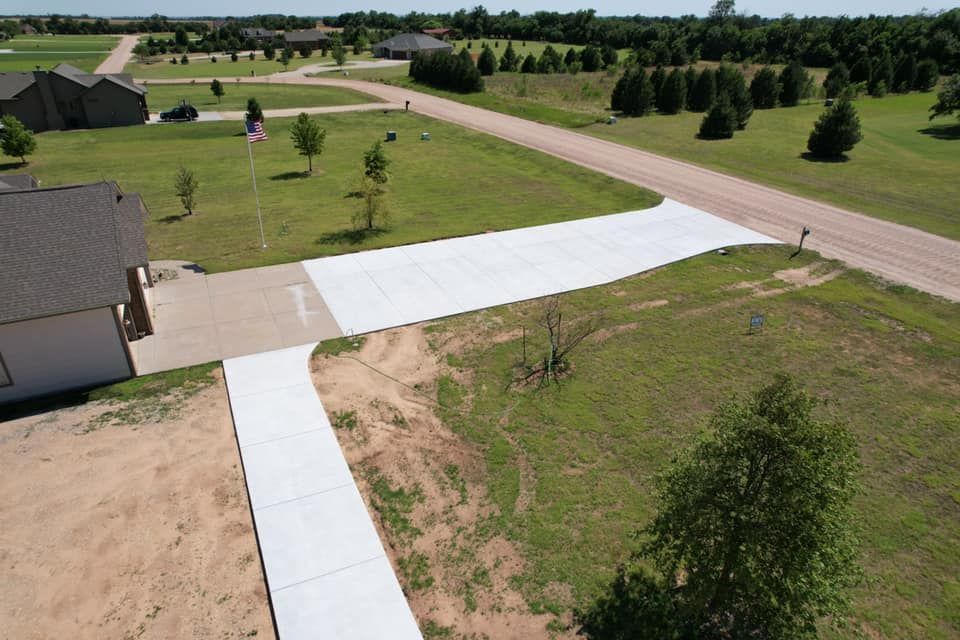 Concrete Driveways for Twisted Ridge Construction LLC in Cheney, KS