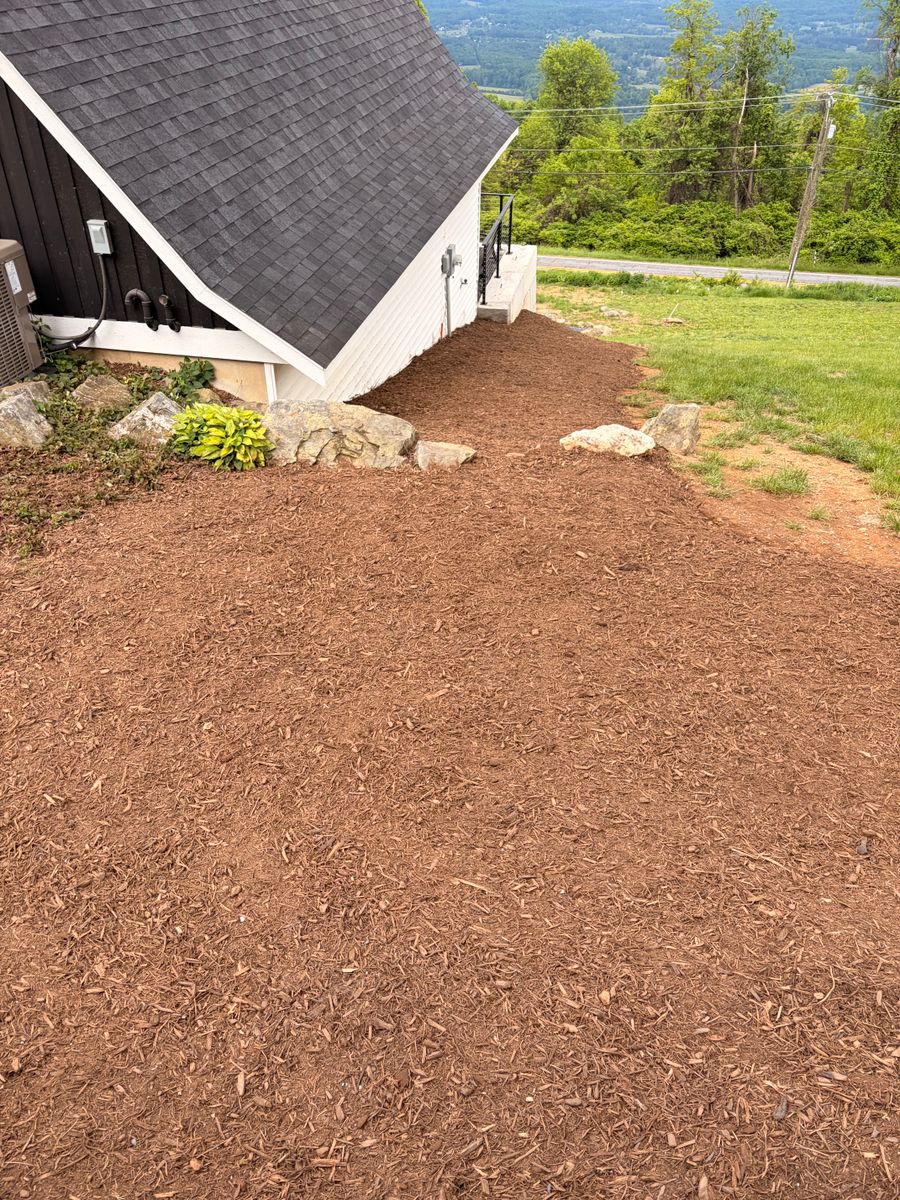 Mulch Installation for Valencia’s Lawncare in Charlottesville, VA