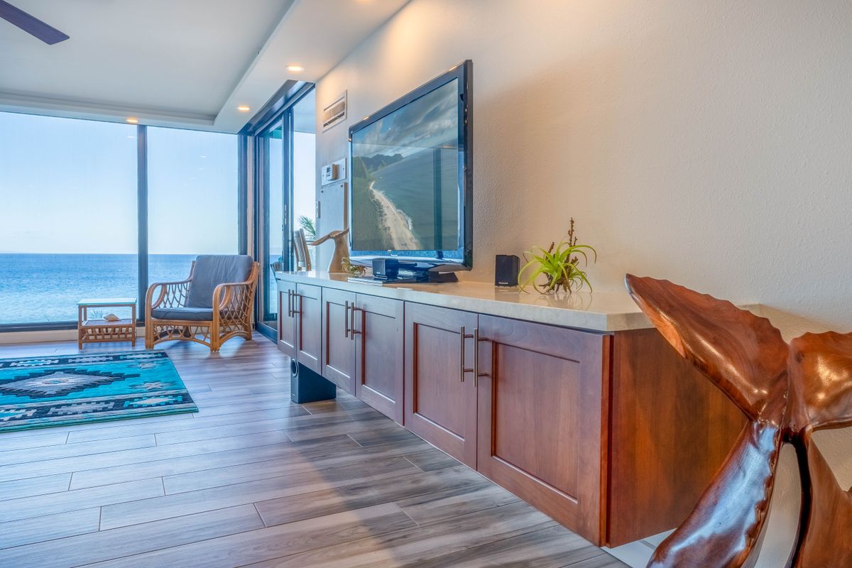 Custom Cabinetry for Alexander's Designs & Remodeling LLC in Kahului, HI