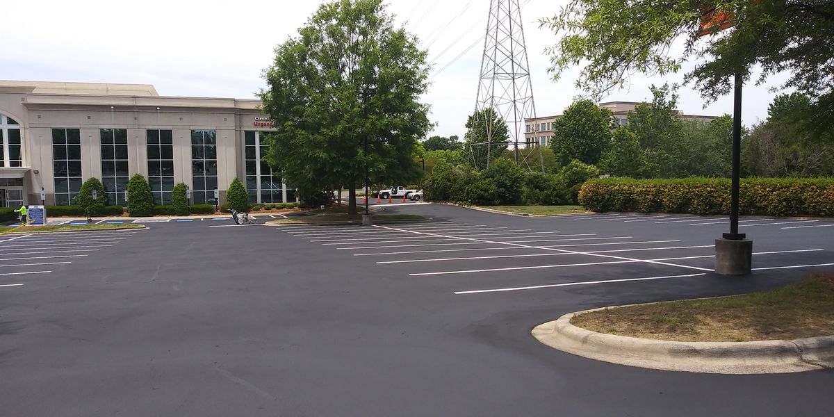 Sealcoating for Stripe A Lot in Knoxville, TN