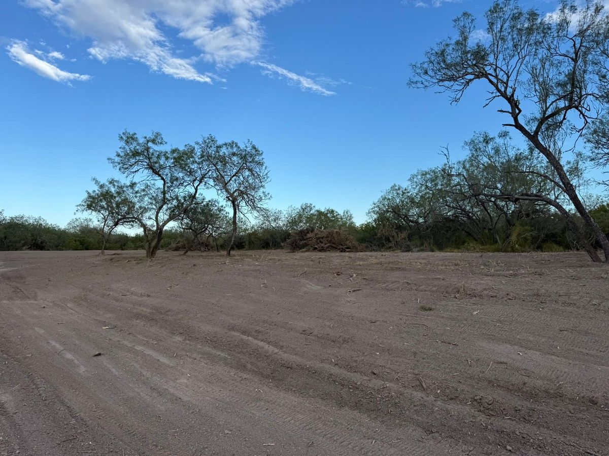 Property Grading for Strause Land Improvement & Construction in George West, TX