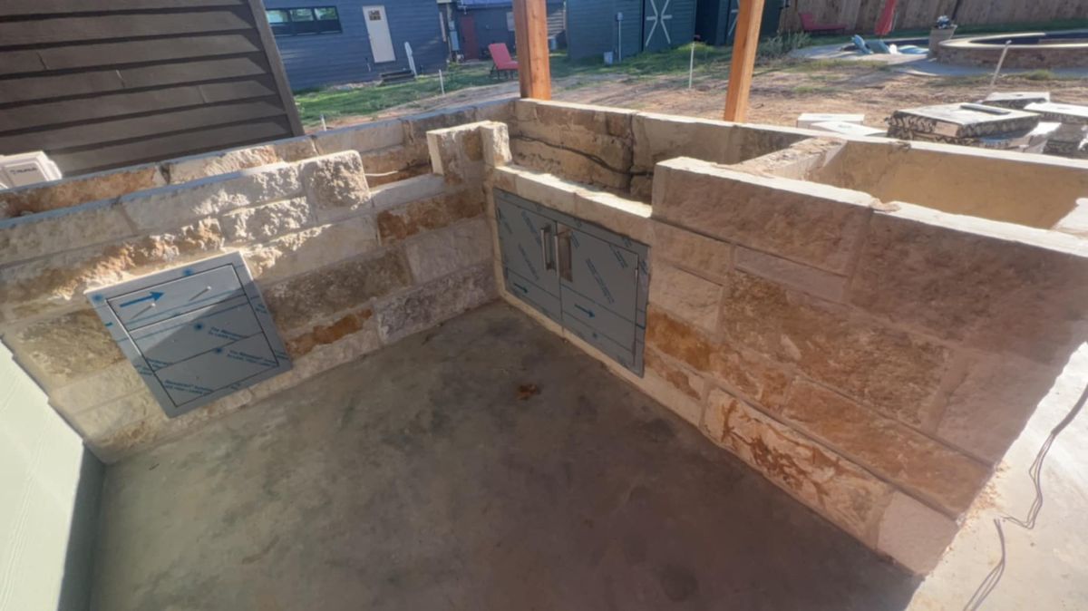 Outdoor Construction for Cutter Lane Builders in Cameron, TX
