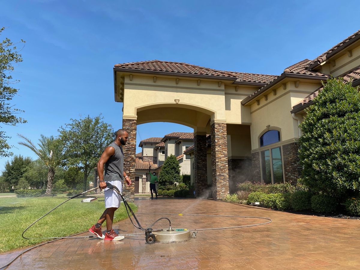 Driveway & Sidewalk Cleaning for Power Pressure Wash in Houston, TX