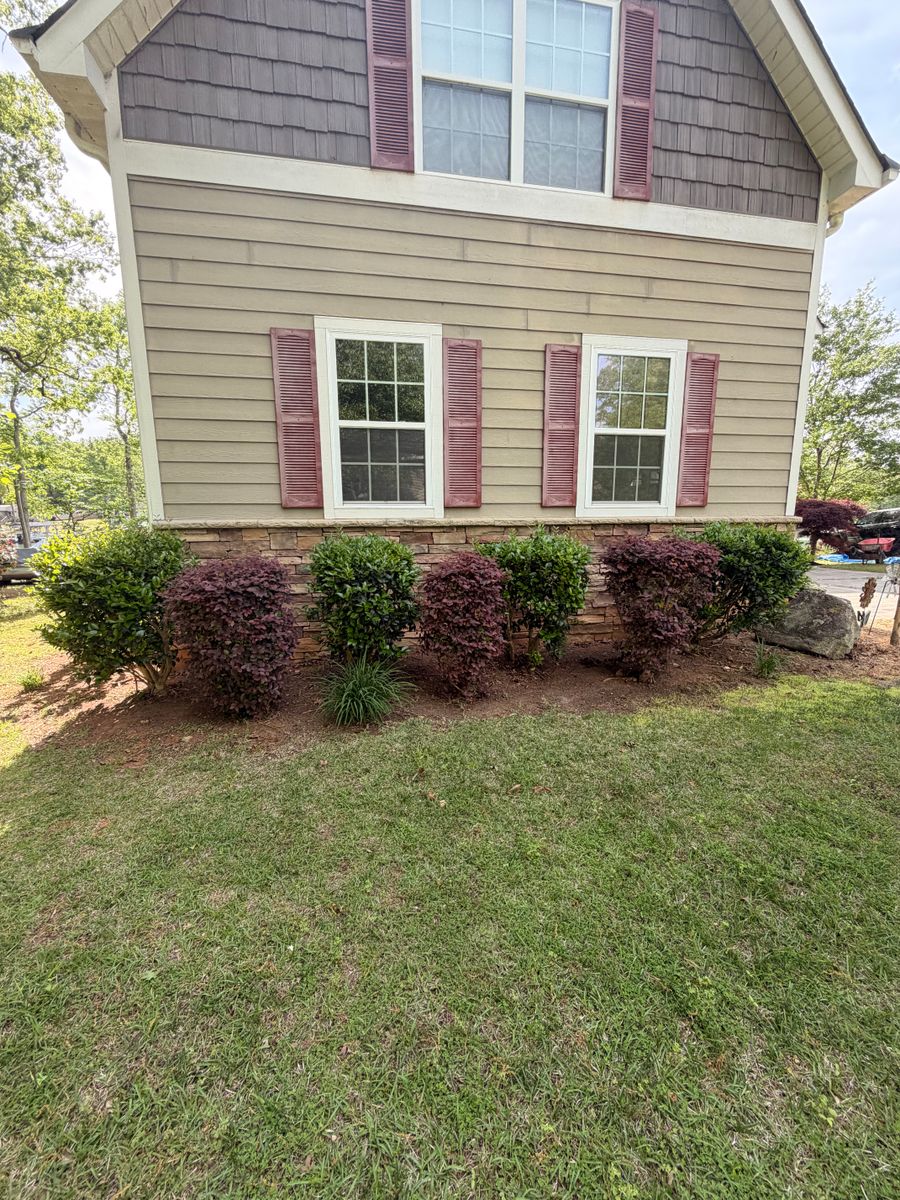 Lawn Maintenance for Lakeside Lawncare in Cross Hill, SC