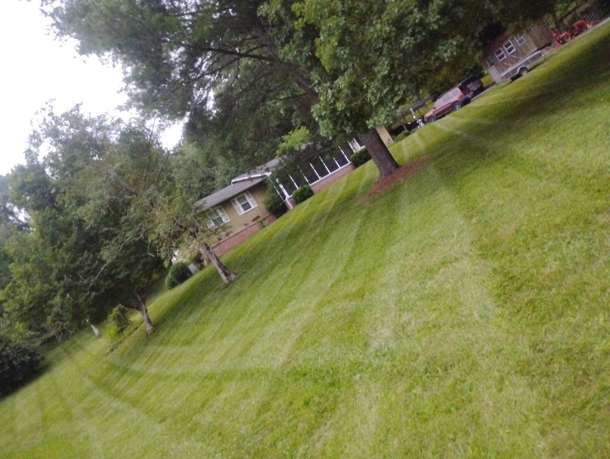 Lawn Maintenance for Harris Lawn N Landscape in Knoxville, TN
