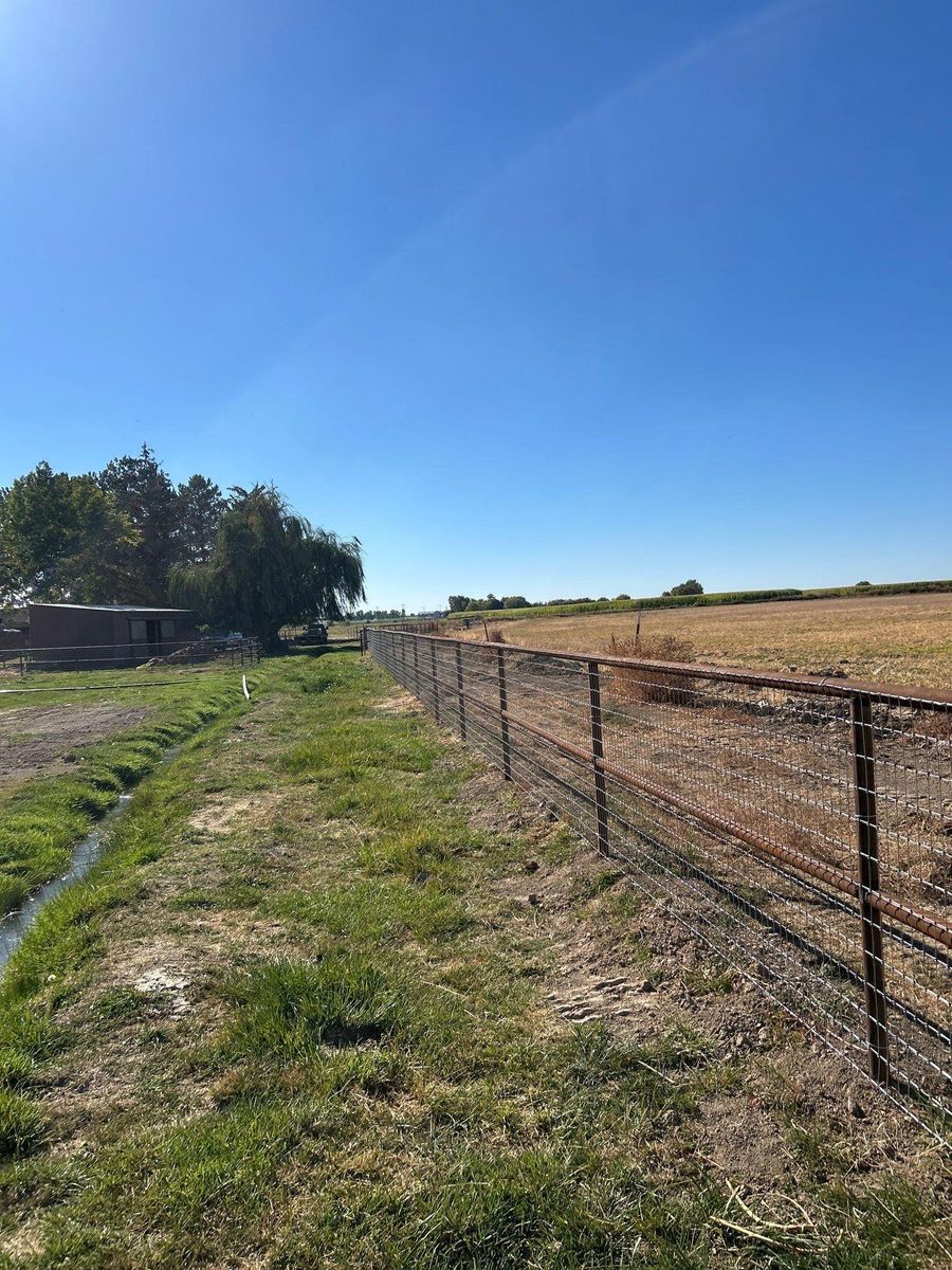 Chain Link Fence  for T&H Outdoor Services in Twin Falls, ID
