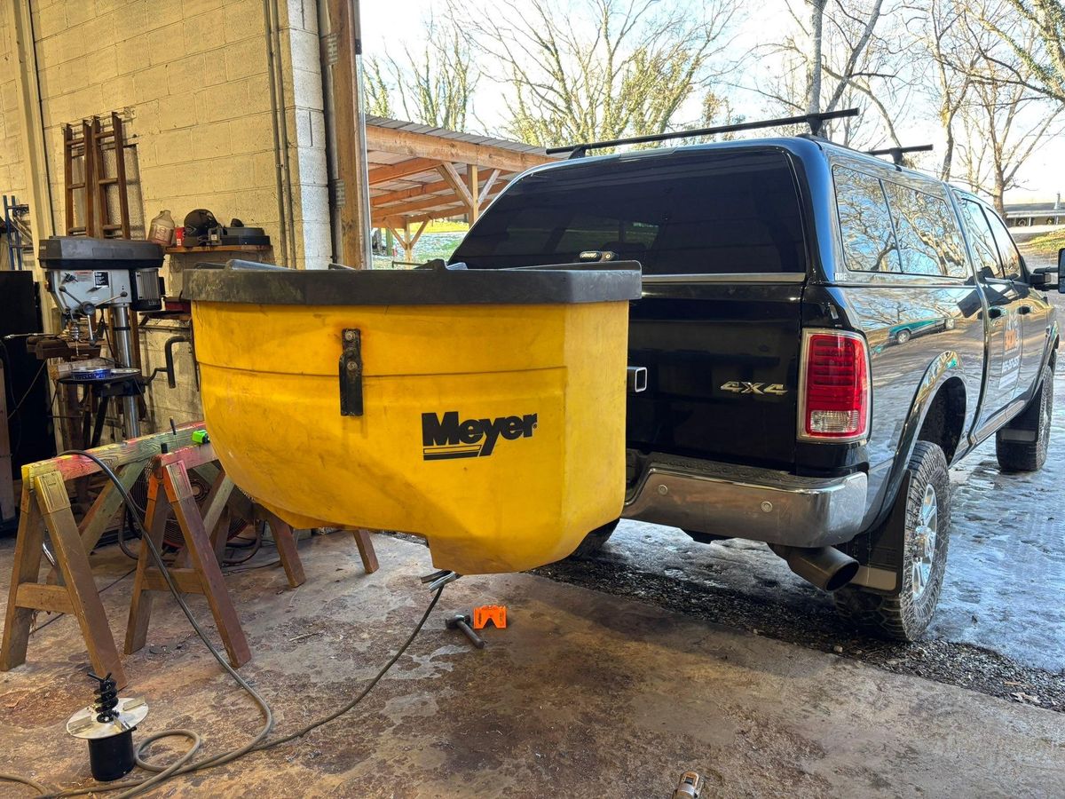 Snow Plowing and Salting for Three Rivers Dirt Works LLC in Knoxville, TN