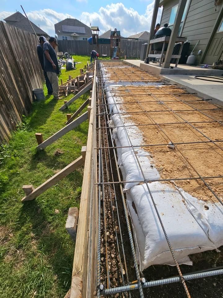 Driveways for Martin's Masonry & Landscaping in Leander, TX