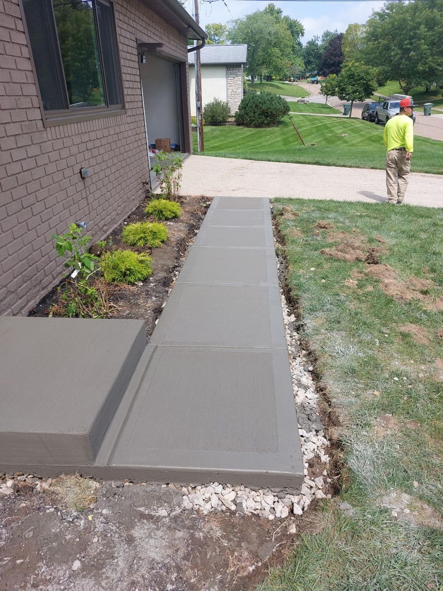 Sidewalk Installation for Mid Ohio Concrete in Pickerington, OH