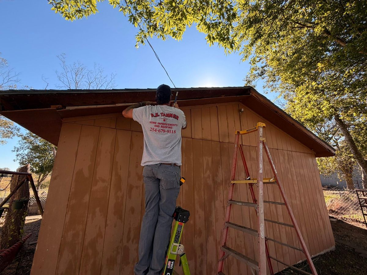 Gutter Maintenance for R E Tanner Home Improvement in Buckholts, TX