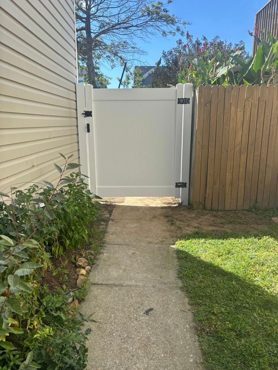 Gate Installation and Repair for RedLine Fencing in Moyock, NC