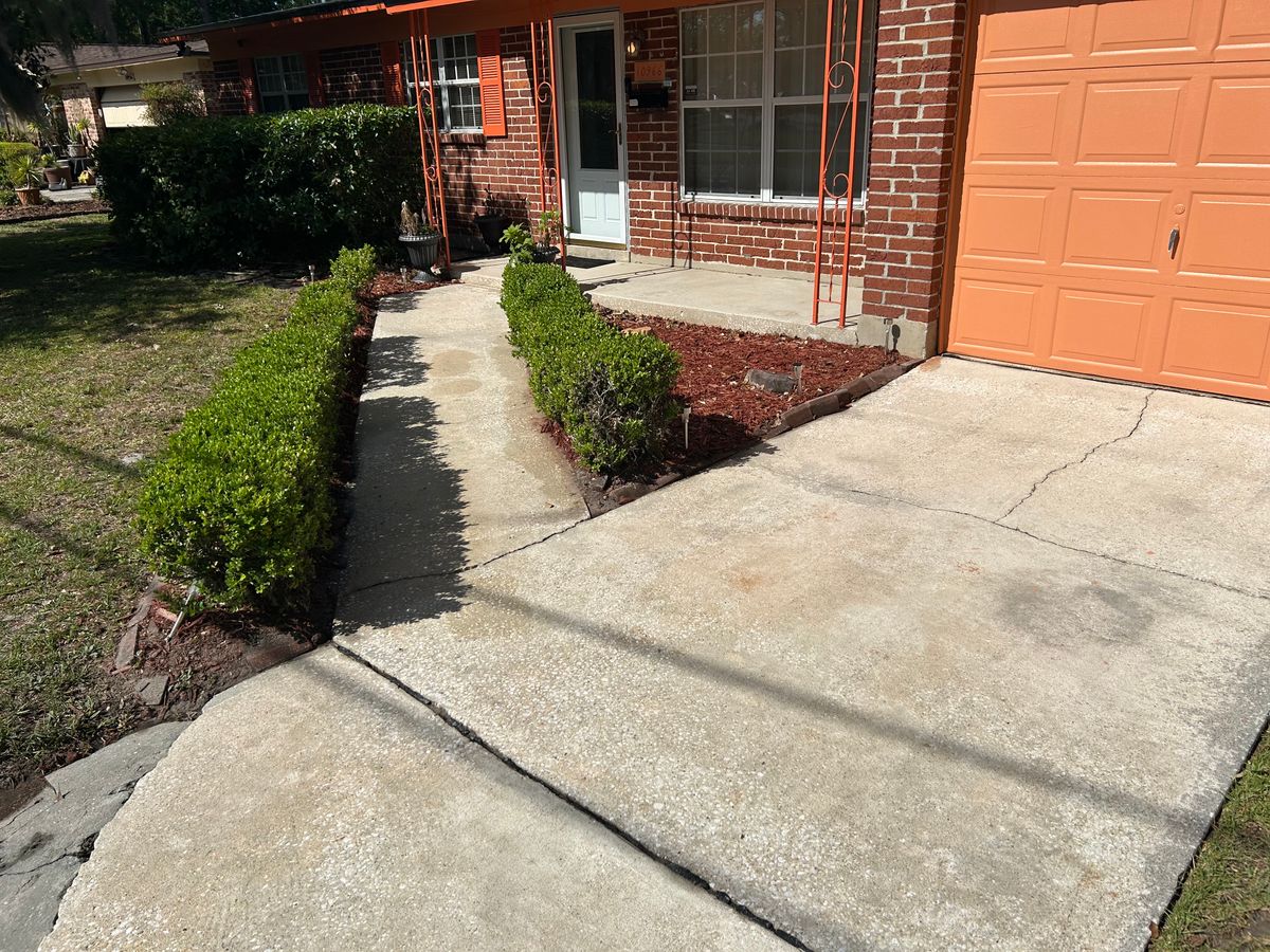 Driveway and Sidewalk Cleaning for Project Masters Group in Tampa, FL