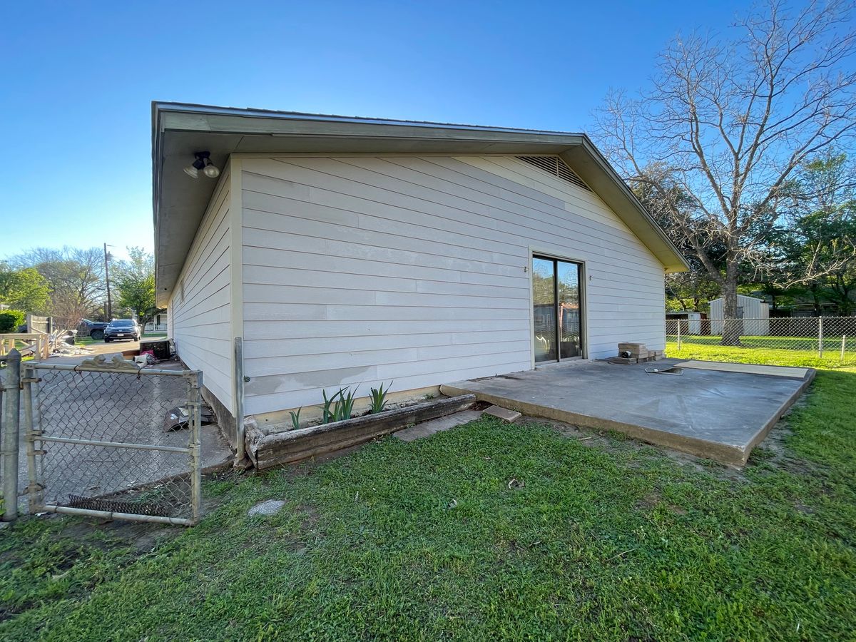 Deck Construction for Keeping Up With The Jones LLC in Corsicana, TX