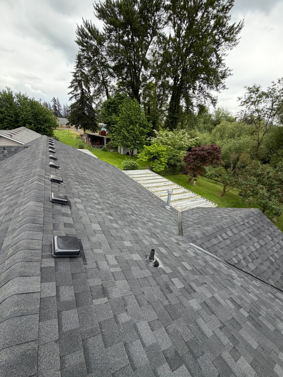 Roofing Installation for Rosas Pro Roof, LLC in Vancouver, WA