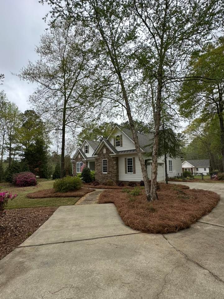 Pine Straw  for Jameson’s Landscaping & Pressure Washing in Eatonton, GA