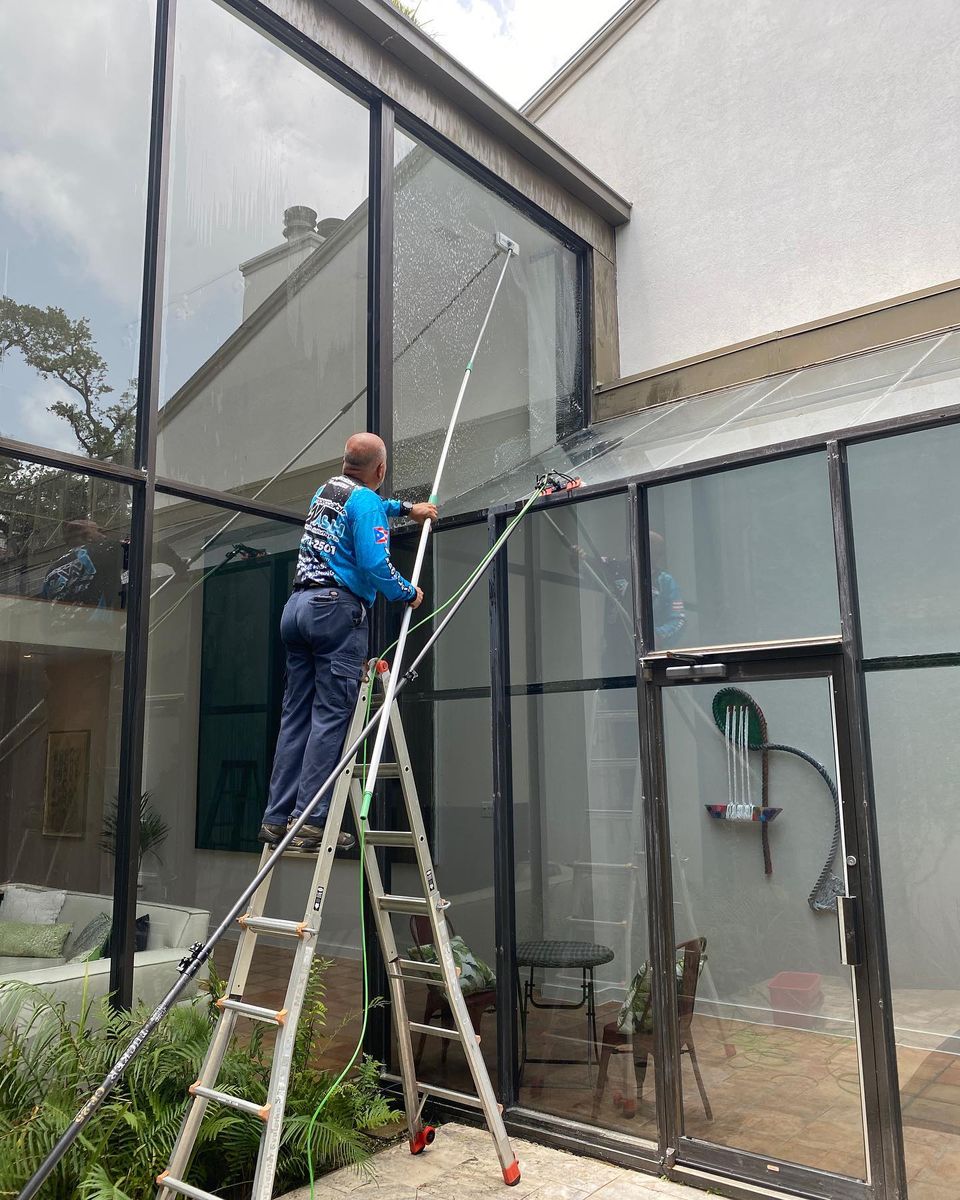 Residential Window Cleaning for Impeccable Wash TX in Houston, TX