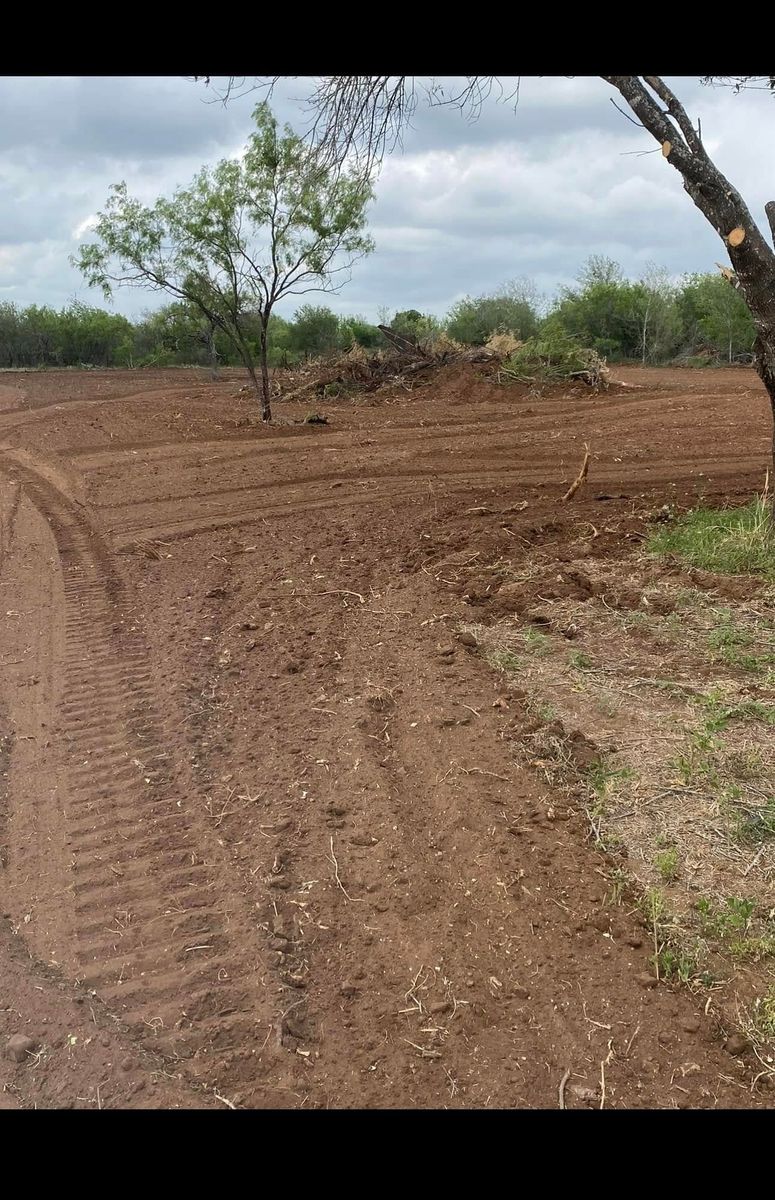 Land Clearing for Oro Verde in Devine, TX