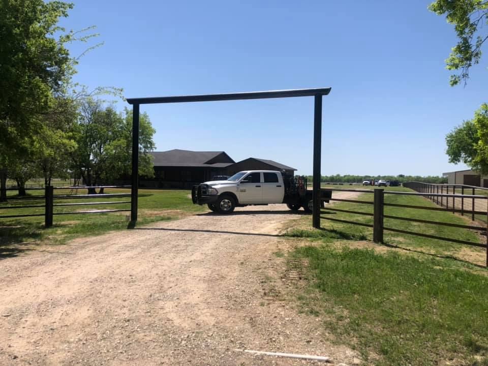 Pipe Fencing for Leatherneck Welding, LLC in Gainesville, TX