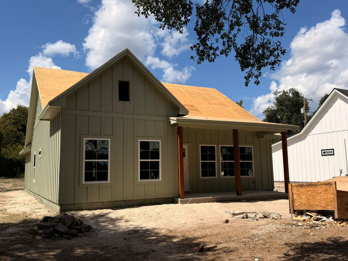 Roofing for R E Tanner Home Improvement in Buckholts, TX