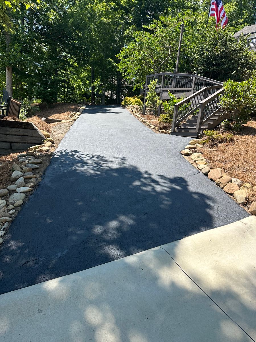 Asphalt Seal Coating for Metzler Paving and Sealcoating LLC in Jacksboro, TN