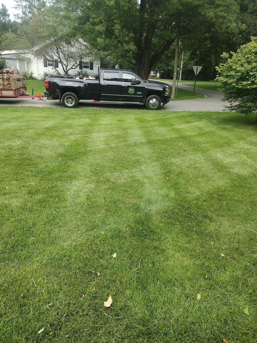 Lawn Care and Maintenance for R&M Lawn Control in Defiance, OH