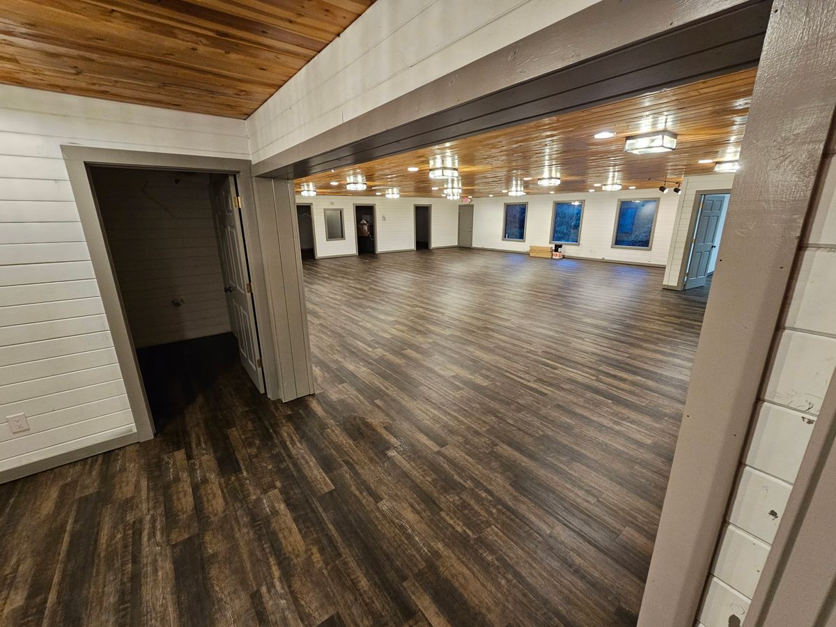 Floor Installation for Smart Flooring in Sunrise Beach, MO