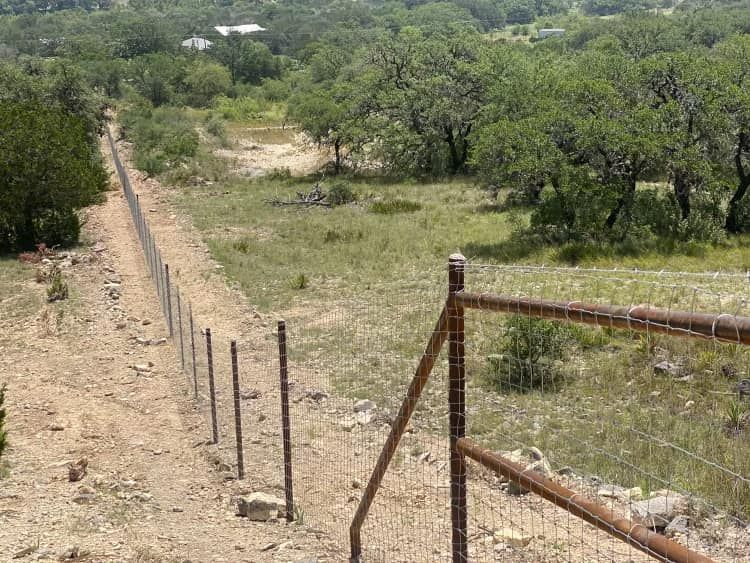 Fencing for Oro Verde in Devine, TX