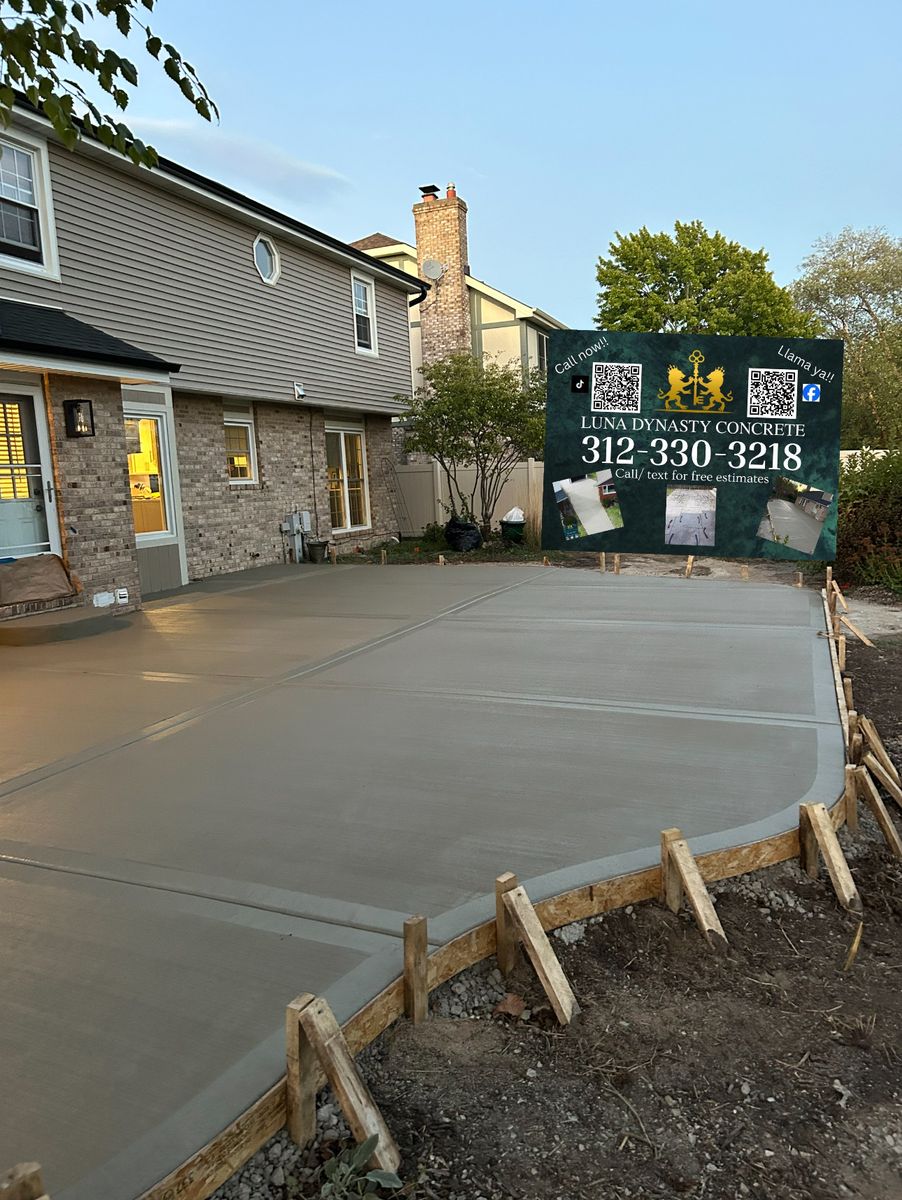 Driveways for Luna Dynasty Concrete in Chicago, IL