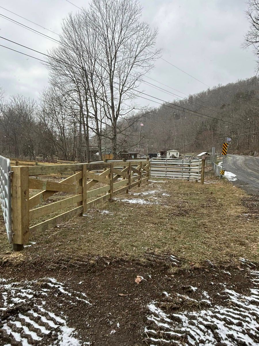 Fence Repair for LB Fencing & Services in Archdale, NC