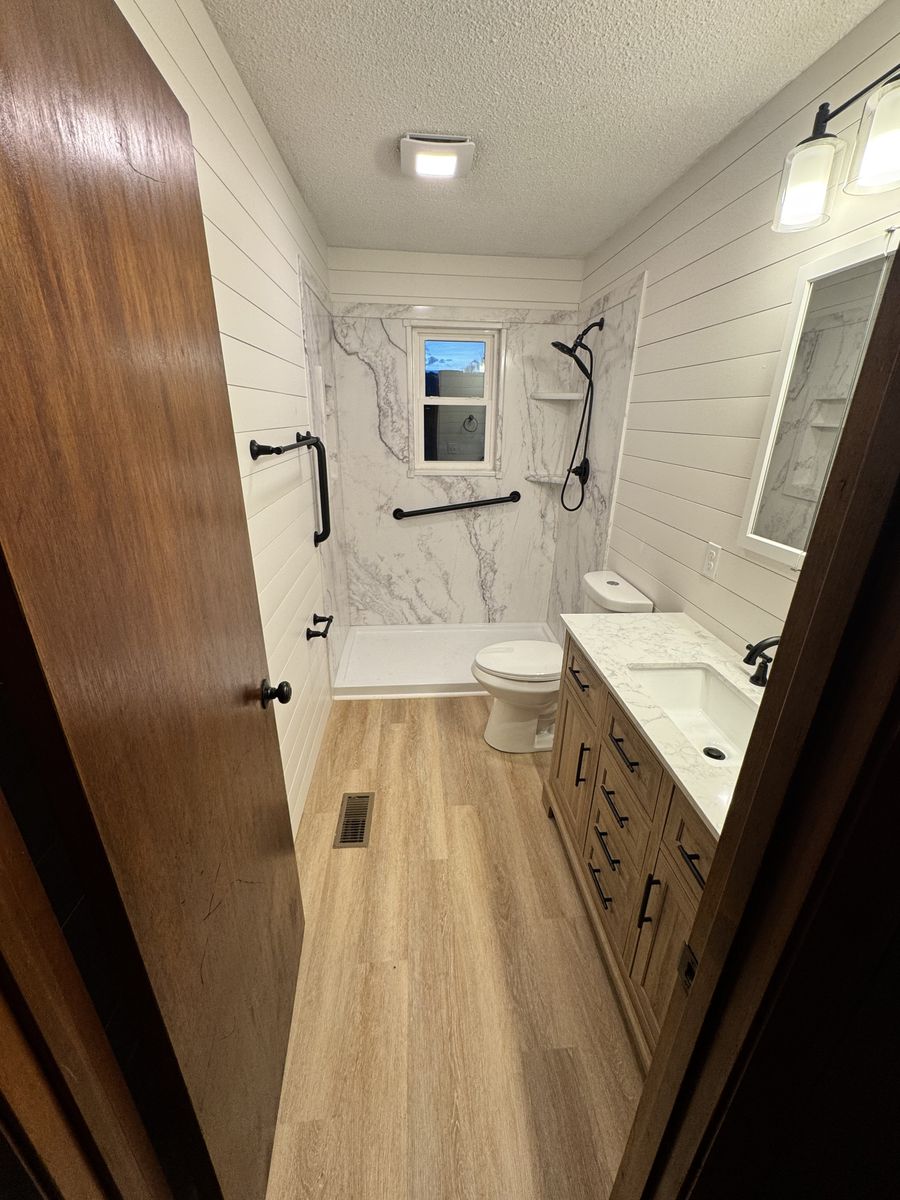 Tiling for Apex Construction in Knoxville, TN